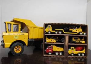 lot 63 image: Vintage TONKA Metal Construction Vehicles