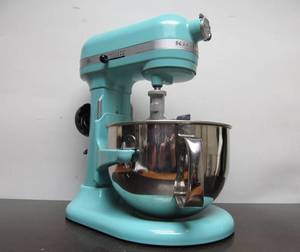 lot 5 image: Excellent Working KITCHENAID Professional 600 Mixer wAttachments - Turquoise