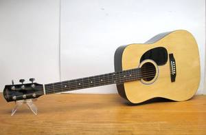 lot 112 image: Very nice FENDER Squire Acoustic Guitar - Model SA-105