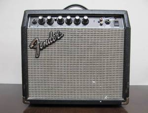 lot 122 image: Working FENDER Frontman 15G Guitar Amplifier