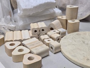 lot 174 image: Lot of Pottery Making Kiln Accessories 