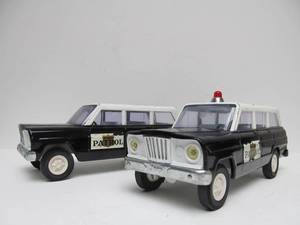 lot 201 image: 2 Vintage TONKA Hi-Way Patrol Sheriffs Jeep Wagoneer Vehicles