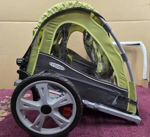 lot 270 image: Unused INSTEP Child Ride-In Bike Trailer