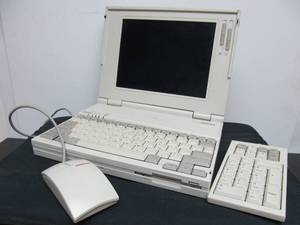 lot 159 image: Working Vintage COMPAQ Laptop Computer wExternal Number Pad & Mouse