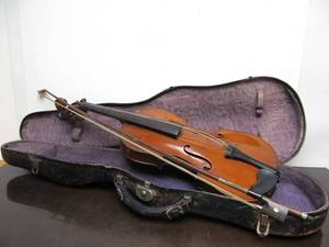 lot 165 image: Antique German STRADIVARIUS Copy Violin wCase & Bow