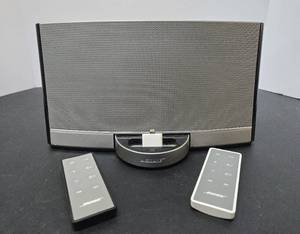 lot 406 image: Working BOSE SoundDock Speaker System wRemote