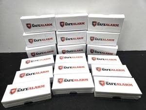 lot 328 image: Lot of 18 Brand New SAFE ALARM Personal Self Defense Siren Alarms