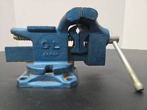 lot 351 image: GL Japan Swivel Bench Anvil Vise