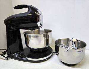 lot 358 image: Nice Working SUNBEAM Mix Master wAccessories