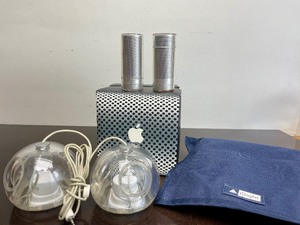 lot 311 image: Retro Working 90s APPLE Clear Acrylic Pro Speakers & 2 iSight Web Cameras