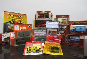 lot 283 image: Group of Mint in Package Diecast Trucks & Other Vehicles