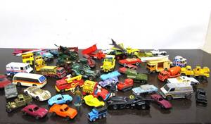 lot 284 image: Large Group of Vintage MATCHBOX & Other Toy Cars