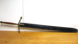 lot 292 image: Very Cool LARGE Scottish Claymore Style Broadsword wLeather Sheath #1