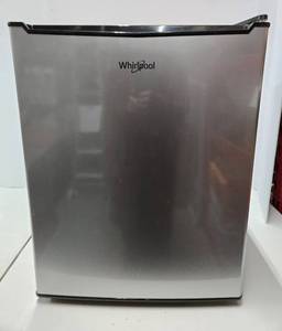 lot 299 image: Nice Clean Working WHIRLPOOL Mini Fridge