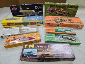 lot 398 image: Great Estate Lot of Vintage Balsa Wood Airplane Models
