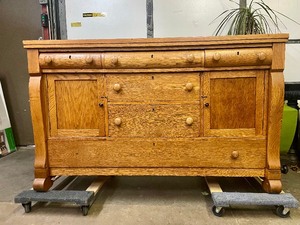lot 399 image: Beautiful Antique Quartersawn Oak Sideboard