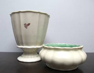 lot 432 image: Vintage Red Wing Pottery Footed Vase And Rumrill Scalloped Planter Turquoise Lined
