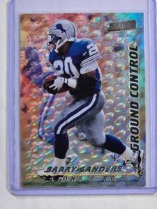 lot 31 image: Barry Sanders Refractor 1997 Topps Ground Control