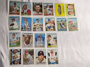 lot 72 image: Lot of 20 Vintage 1967 Topps Baseball Cards