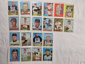 lot 109 image: Lot of 20 Vintage 1967 Topps Baseball Cards