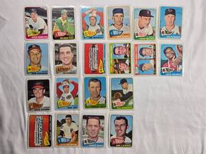 lot 134 image: Lot of 20 Vintage Topps Baseball Cards from 1965