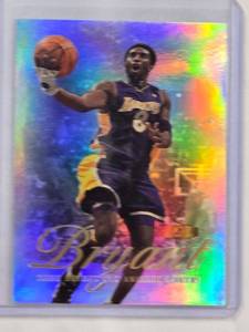 lot 137 image: Kobe Bryant 2000 Topps Foil No. 50