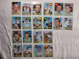 lot 167 image: Lot of 20 Vintage Topps Baseball Cards from 1969