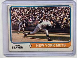 lot 175 image: Tom Seaver 1974 Topps No. 80 Vintage Baseball Card