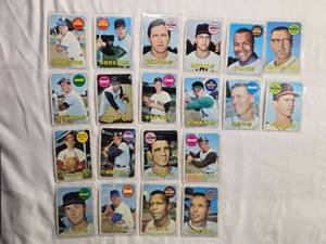 lot 240 image: Lot of 20 Vintage Topps Baseball Cards from 1969
