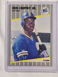 lot 316 image: Ken Griffey Jr. Rookie 1989 Card No. 548