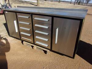 lot 23 image: 88 Metal Work Bench (UNUSED)