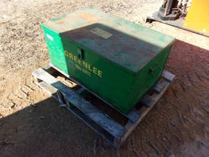 lot 24 image: Greenlee 882 Hyd Conduit Bender
