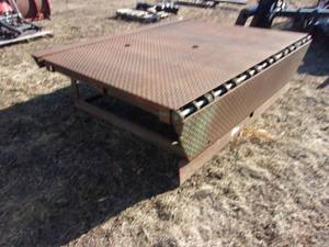 lot 26 image: Loading Dock Plate