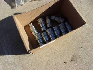 lot 51 image: 5 Sets Flat Faced Hyd Couplers