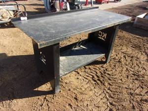 lot 60 image: 5 Metal Work Bench