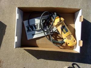 lot 72 image: Dewalt Electric Cut Out Tool