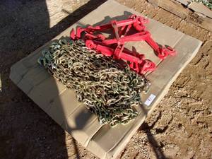 lot 81 image: 4-516 Ratchet Load Binders & 4-516x20 Grade 80 Chains (UNUSED)