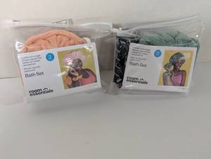 lot 252 image: Two 3 Piece Bath Sets - LoofahHair Twister Shower Cap (6 Pieces Total)