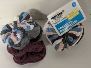 lot 254 image: Set of 8 Microfiber Towel Twisters - Room Essentials