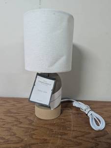 lot 190 image: Threshold Table Lamp - Ceramic