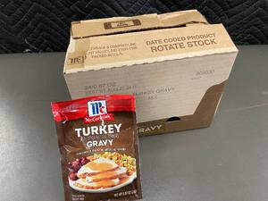 Trol - Case of 24 McCormick Turkey Gravy Mix Packets