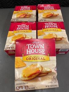 CO 2 - Set of 5 Boxes Kelloggs Town House Original Crackers