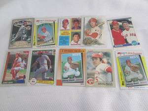 Assorted Johnny Bench Cards...