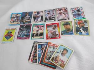 Assorted Kirby Puckett Cards...