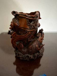 lot 156 image: Intricate Dragon Vase Sculpture