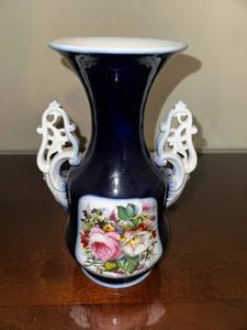 lot 159 image: Ornate Porcelain Floral Vase 11