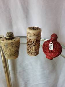 lot 236 image: Vintage Carved Snuff Bottles Set