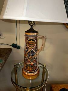 lot 239 image: Vintage Beer Stein Table Lamp
