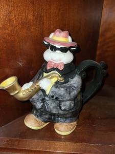 lot 248 image: Jazz Musician Ceramic Teapot