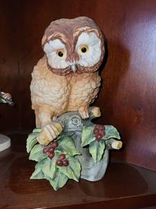 lot 253 image: Porcelain Owl Figurine